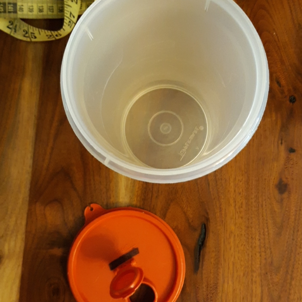 Tupperware dish - Picture 5 of 5